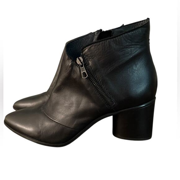 NWOT Miz Mooz Joelene Black Leather Zipper Ankle Booties – 10.5-11 B - Picture 4 of 8